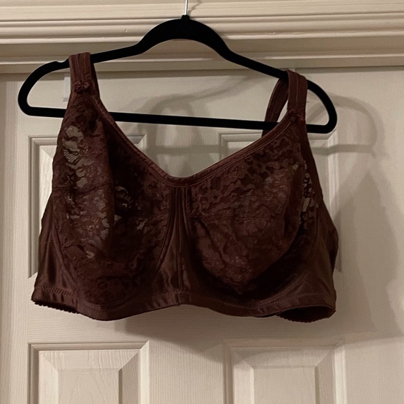 Four Comfort Choice plus size bras - Picture 11 of 12